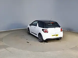 Used 2018 DS Automobiles DS 3 Connected Chic White - Interior and Exterior details 4