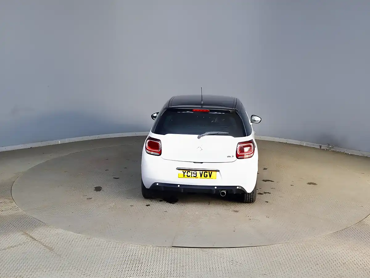 Used 2018 DS Automobiles DS 3 Connected Chic White - Interior and Exterior details 5