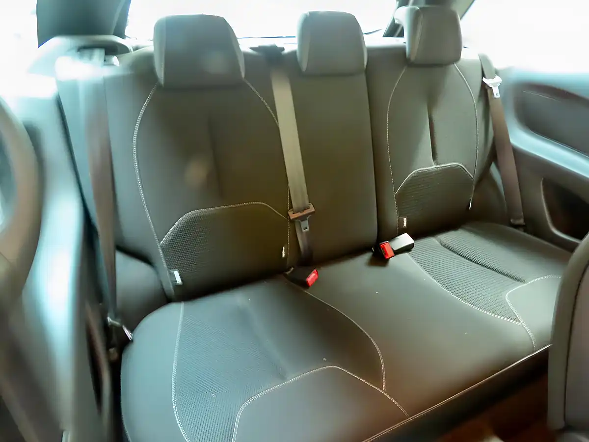 Used 2018 DS Automobiles DS 3 Connected Chic White - Interior and Exterior details 9