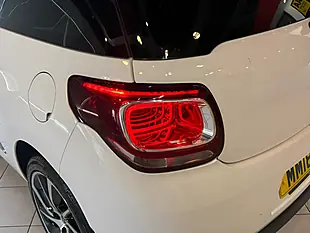 Used 2018 DS Automobiles DS 3 Connected Chic White - Interior and Exterior details 10