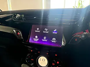 Used 2018 DS Automobiles DS 3 Connected Chic White - Interior and Exterior details 16