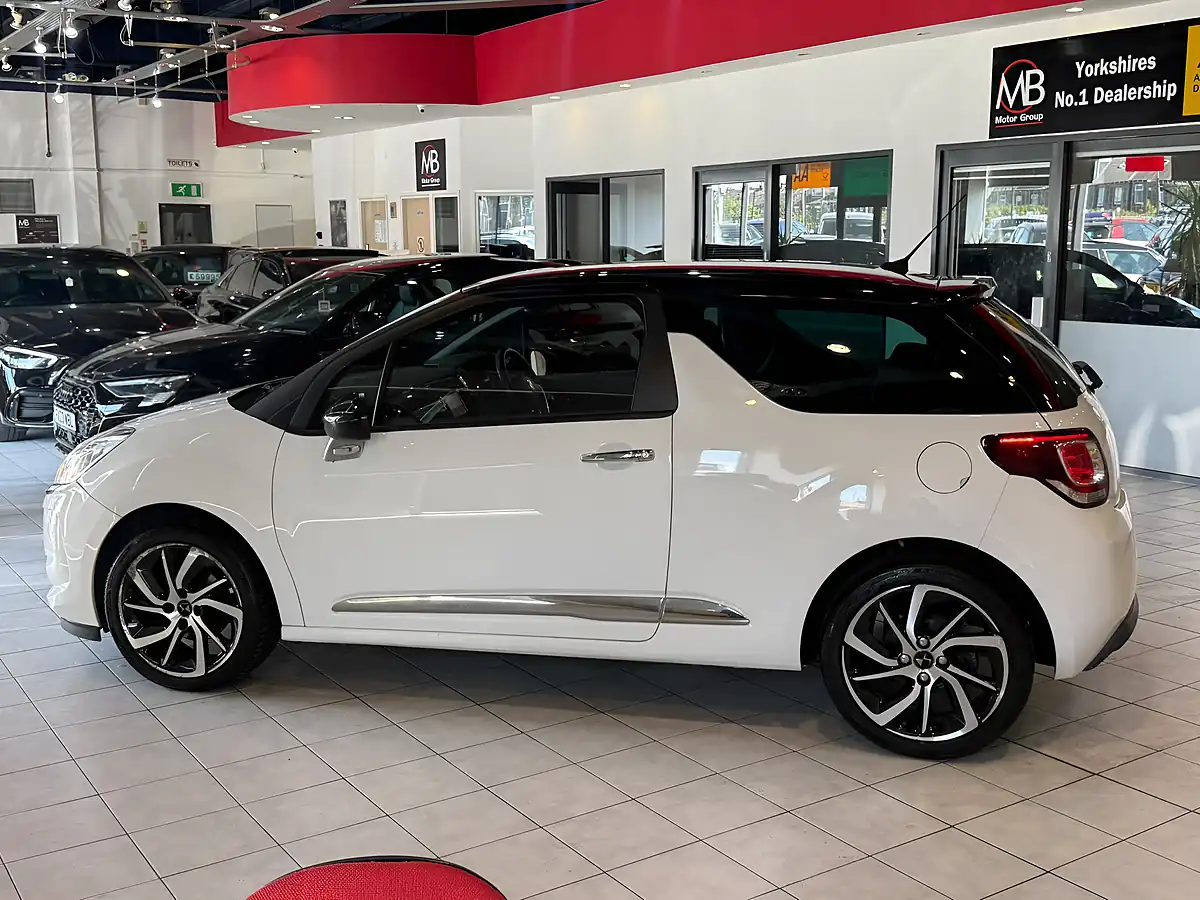 Used 2018 DS Automobiles DS 3 Connected Chic White - Interior and Exterior details 5