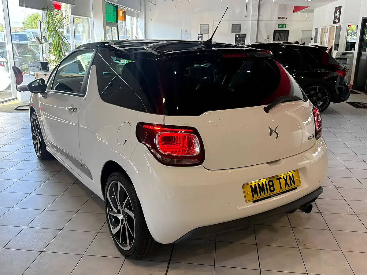 Used 2018 DS Automobiles DS 3 Connected Chic White - Interior and Exterior details 9