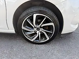 Used 2018 DS Automobiles DS 3 Connected Chic White - Interior and Exterior details 13