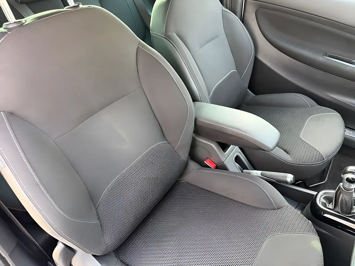 Used 2018 DS Automobiles DS 3 Connected Chic White - Interior and Exterior details 17