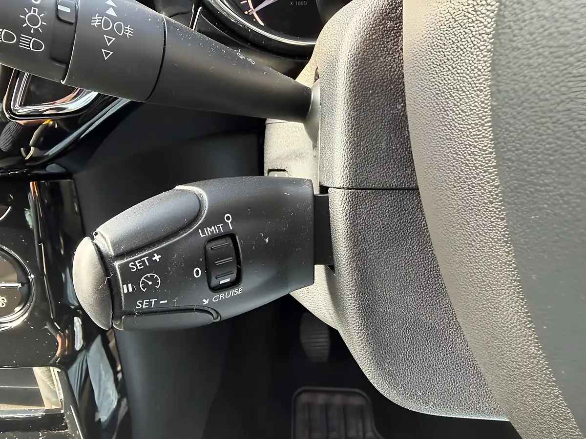 Used 2018 DS Automobiles DS 3 Connected Chic White - Interior and Exterior details 20