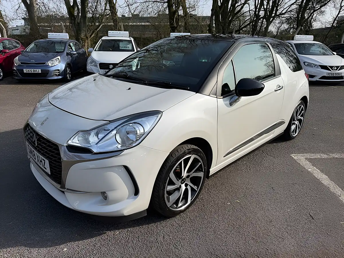 Used 2018 DS Automobiles DS 3 Connected Chic White - Interior and Exterior details 3