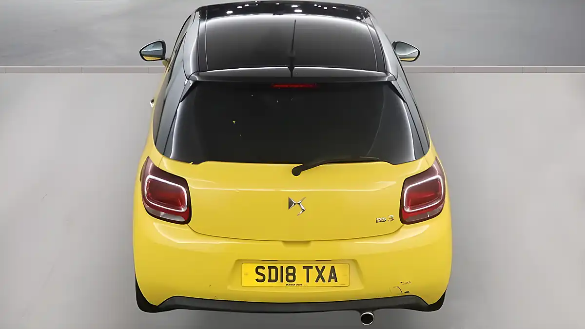 Used 2018 DS Automobiles DS 3 Connected Chic Yellow - Interior and Exterior details 6