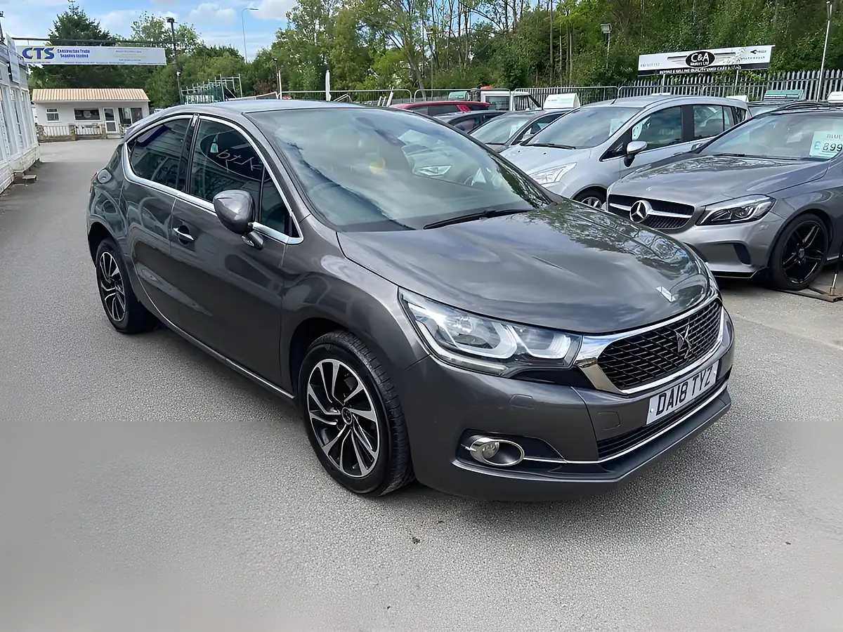 Used 2018 DS Automobiles DS 4 Elegance Grey - Front View