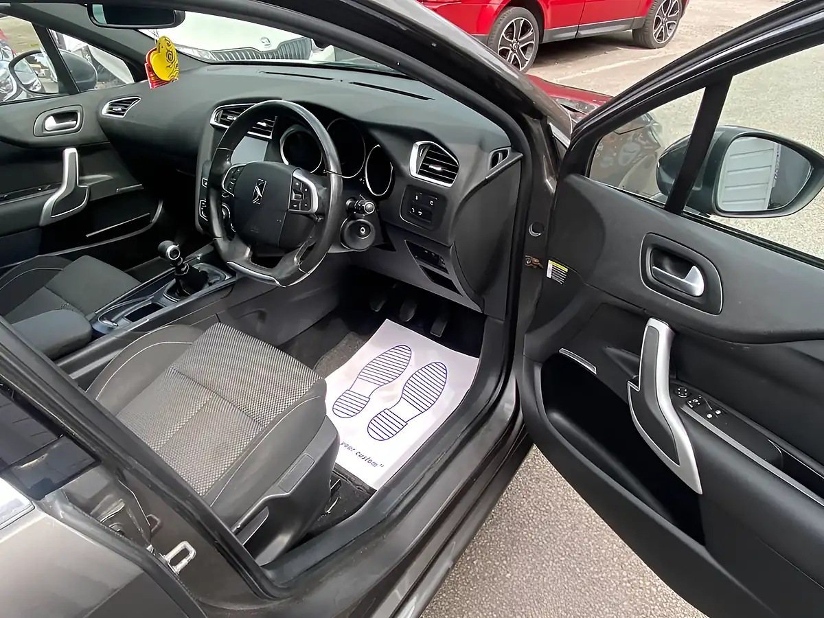 Used 2018 DS Automobiles DS 4 Elegance Grey - Interior and Exterior details 14