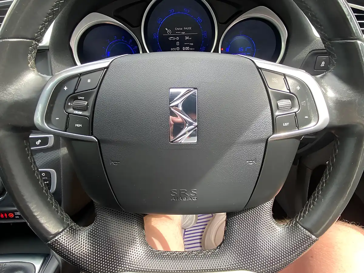 Used 2018 DS Automobiles DS 4 Elegance Grey - Interior and Exterior details 15