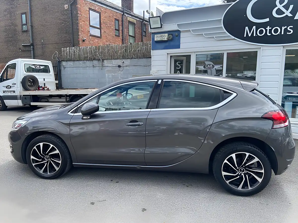 Used 2018 DS Automobiles DS 4 Elegance Grey - Interior and Exterior details 5