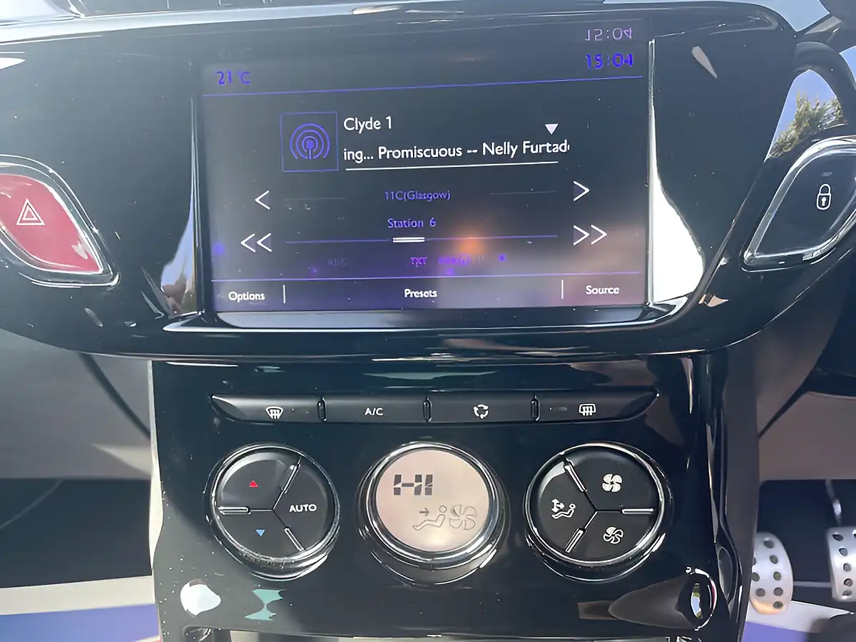 Used 2018 DS DS 3 Prestige Black - Interior and Exterior details 16