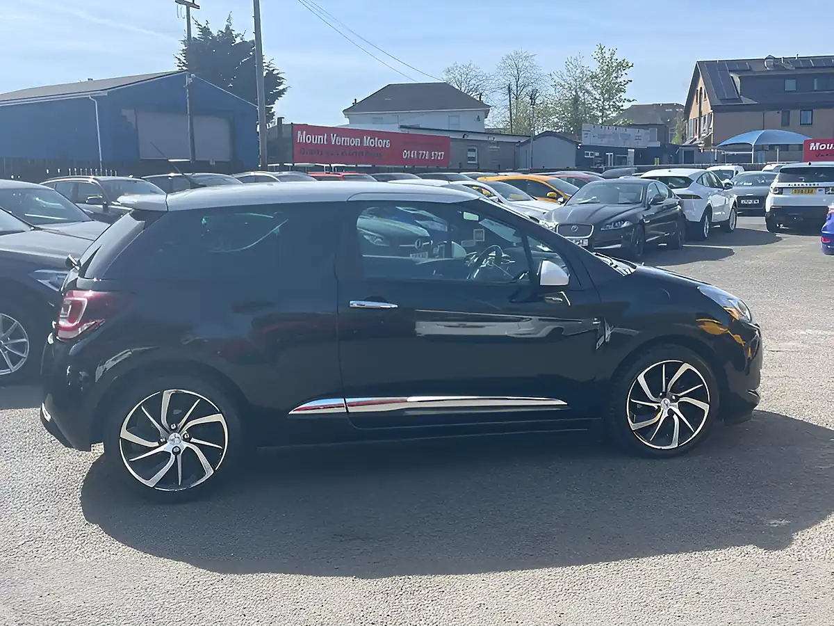 Used 2018 DS DS 3 Prestige Black - Interior and Exterior details 9
