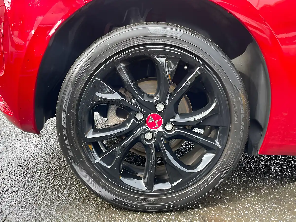 Used 2018 DS DS 4 Performance Line Red - Interior and Exterior details 10