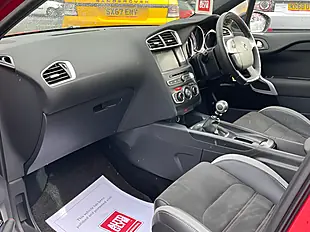 Used 2018 DS DS 4 Performance Line Red - Interior and Exterior details 15