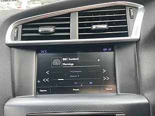 Used 2018 DS DS 4 Performance Line Red - Interior and Exterior details 16