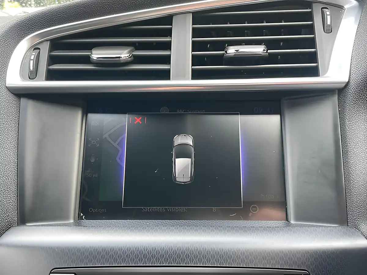Used 2018 DS DS 4 Performance Line Red - Interior and Exterior details 17