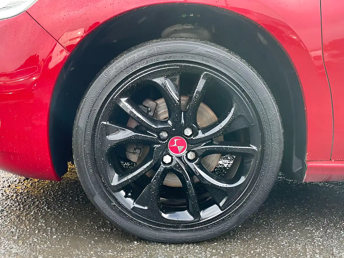 Used 2018 DS DS 4 Performance Line Red - Interior and Exterior details 5