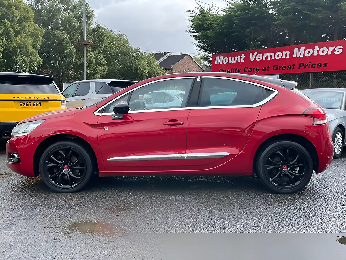 Used 2018 DS DS 4 Performance Line Red - Interior and Exterior details 6