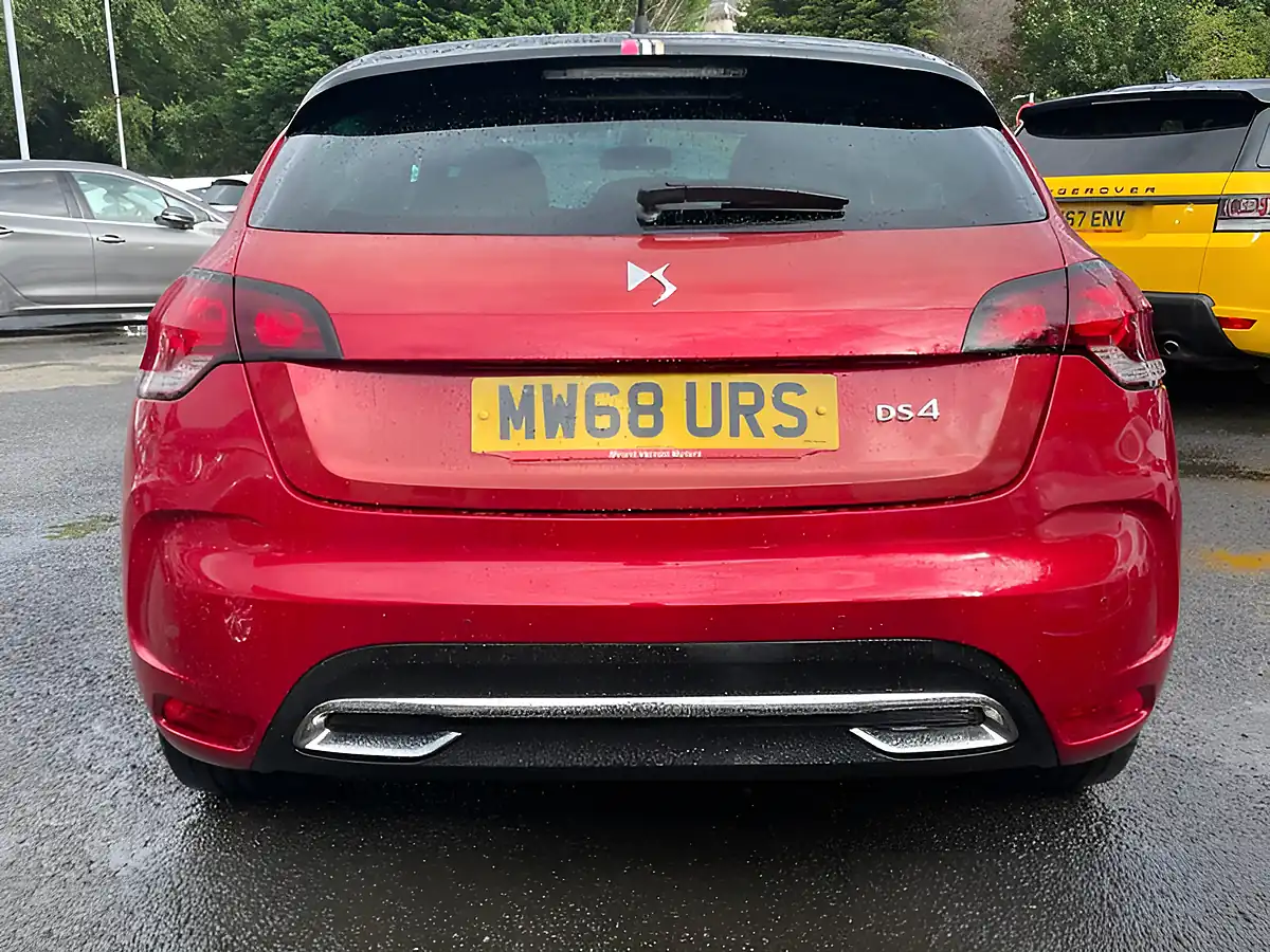 Used 2018 DS DS 4 Performance Line Red - Interior and Exterior details 9
