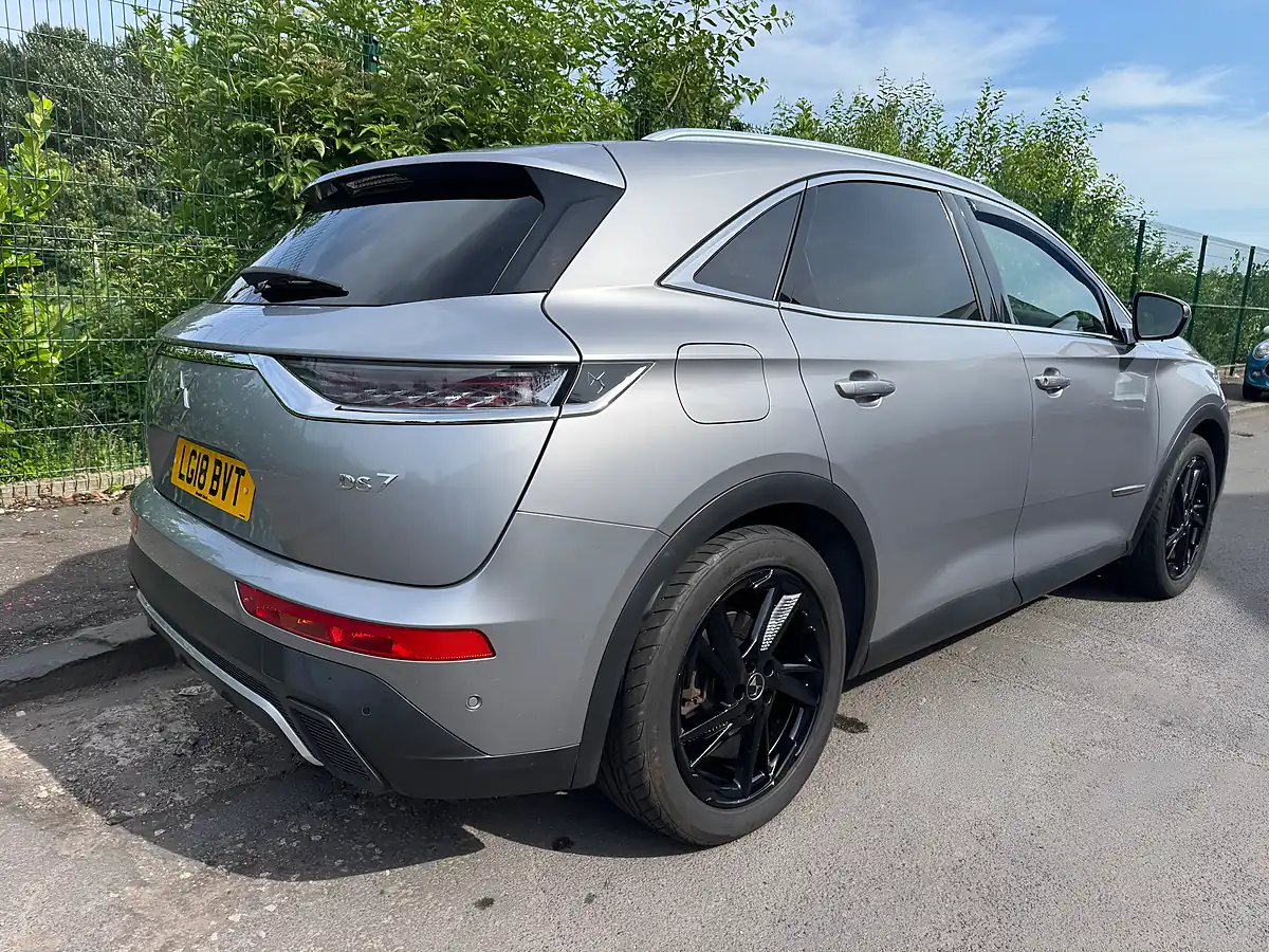 Used 2018 DS DS 7 Prestige Crossback Grey - Interior and Exterior details 3