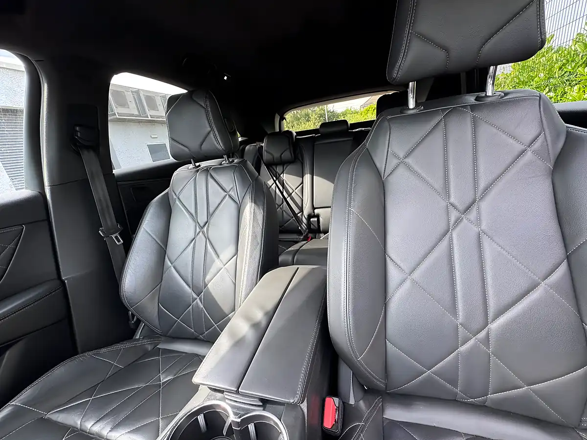 Used 2018 DS DS 7 Prestige Crossback Grey - Interior and Exterior details 5