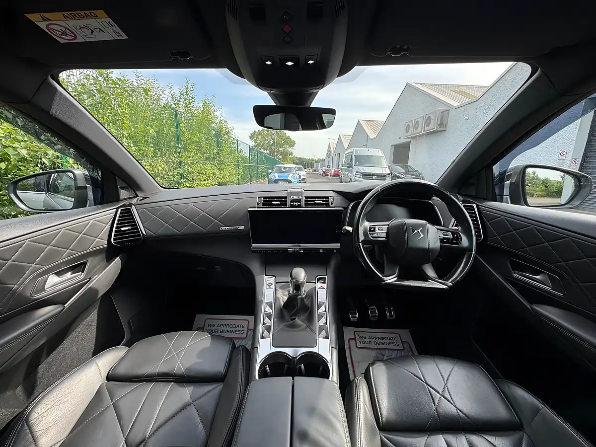 Used 2018 DS DS 7 Prestige Crossback Grey - Interior and Exterior details 6