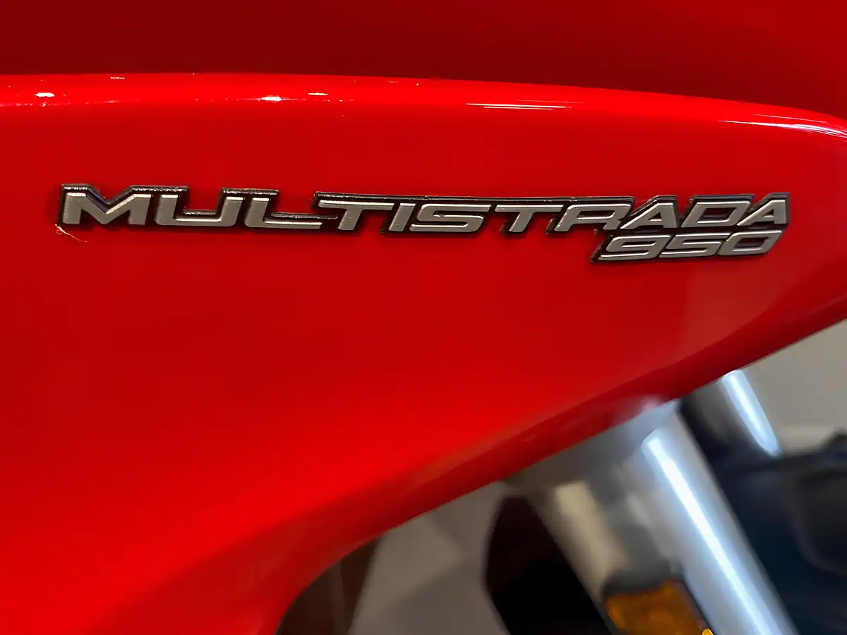 Used 2018 Ducati Multi Red Red - Interior and Exterior details 3