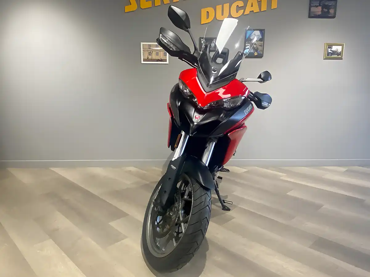 Used 2018 Ducati Multi Red Red - Interior and Exterior details 7