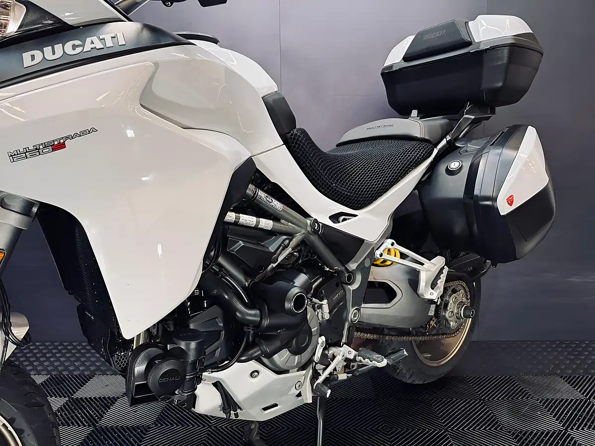 Used 2018 Ducati Multistrada 1260 S White - Interior and Exterior details 11