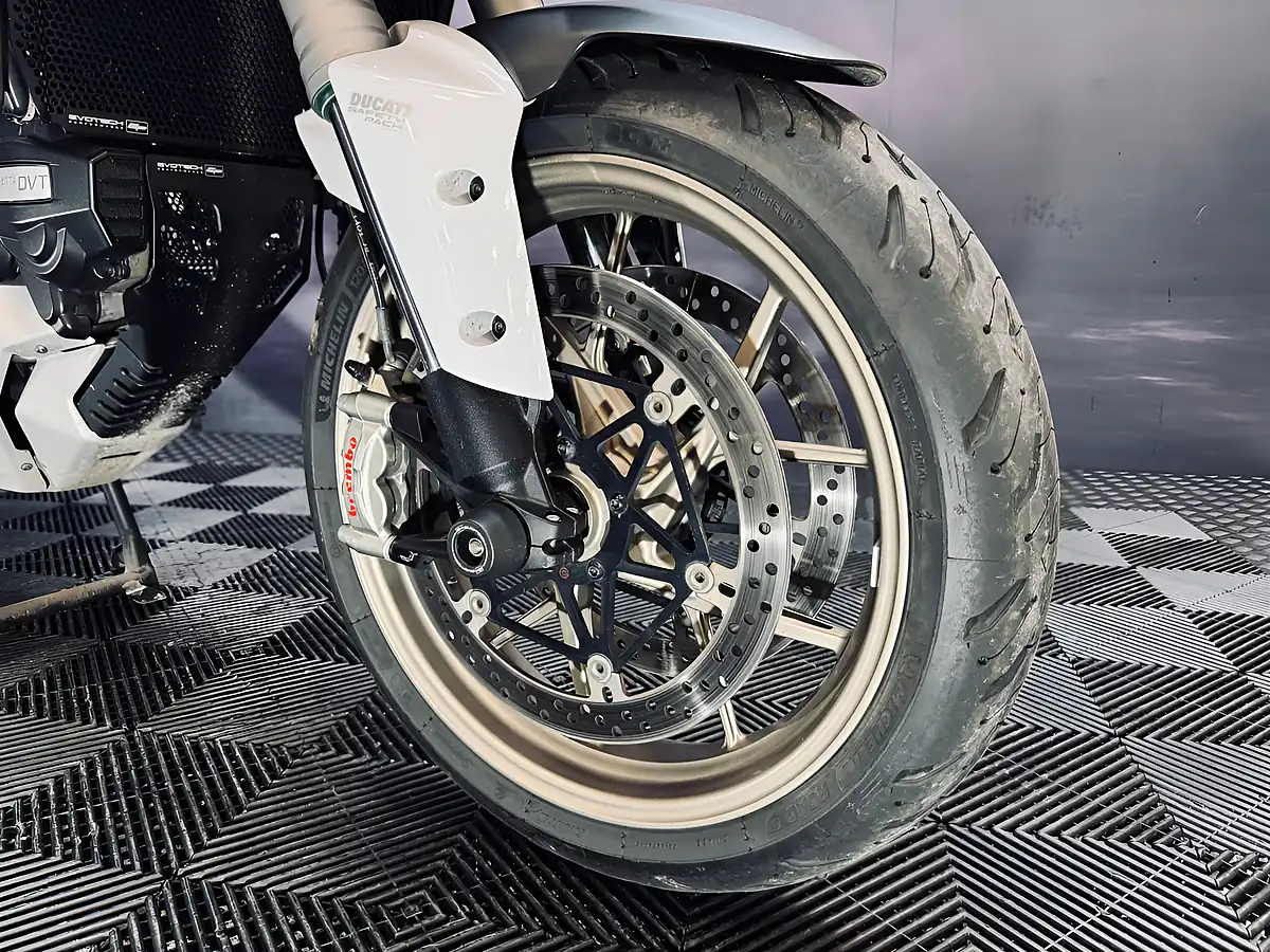 Used 2018 Ducati Multistrada 1260 S White - Interior and Exterior details 15