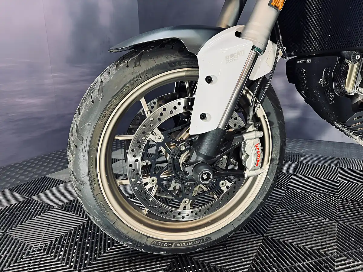 Used 2018 Ducati Multistrada 1260 S White - Interior and Exterior details 16