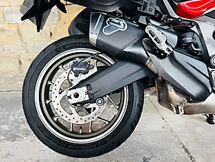 Used 2018 Ducati Multistrada 950 Red - Interior and Exterior details 10