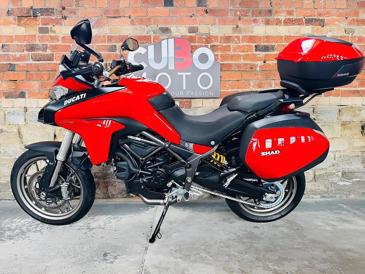 Used 2018 Ducati Multistrada 950 Red - Interior and Exterior details 11