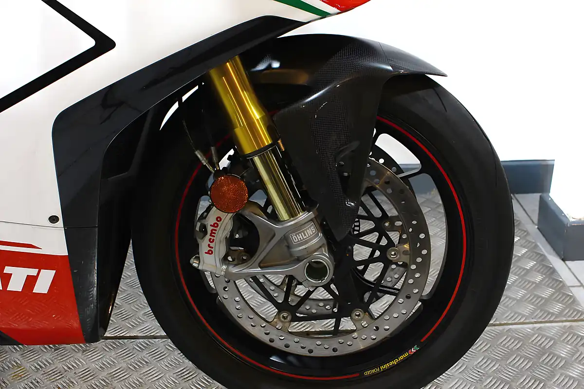 Used 2018 Ducati Panigale V4 Speciale Red - Interior and Exterior details 4