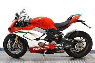 Used 2018 Ducati Panigale V4 Speciale Red - Interior and Exterior details 9