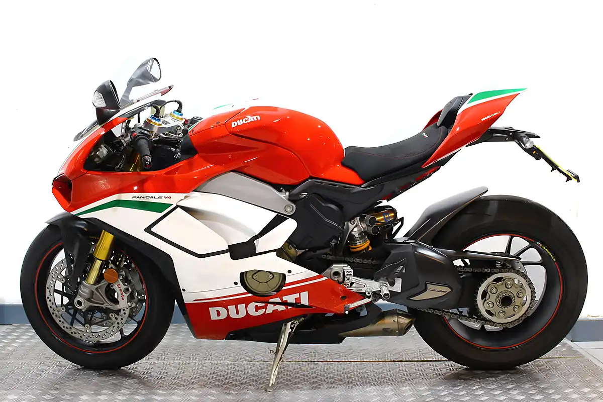 Used 2018 Ducati Panigale V4 Speciale Red - Interior and Exterior details 9