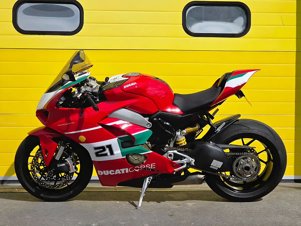 Used 2018 Ducati Panigale V4 Troy Bayliss Replica Red - Interior and Exterior details 5