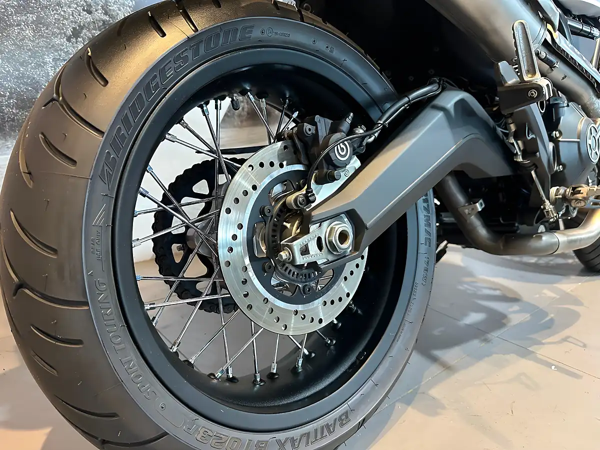 Used 2018 Ducati Scrambler 800 Classic White - Interior and Exterior details 11