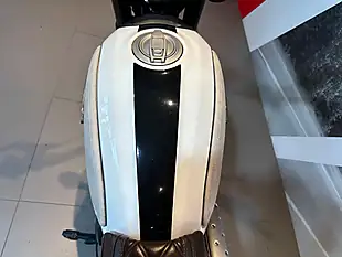 Used 2018 Ducati Scrambler 800 Classic White - Interior and Exterior details 3