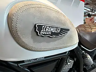 Used 2018 Ducati Scrambler 800 Classic White - Interior and Exterior details 4