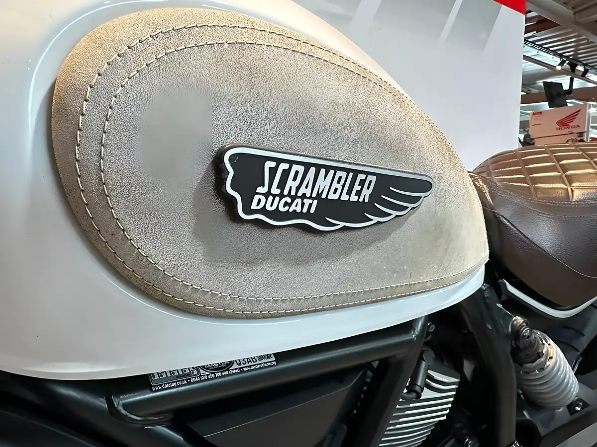 Used 2018 Ducati Scrambler 800 Classic White - Interior and Exterior details 4