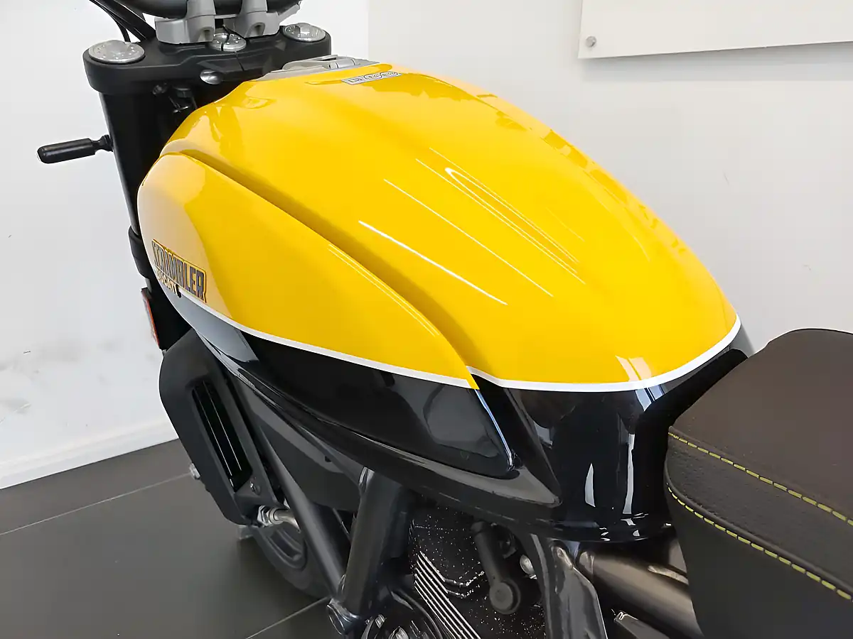 Used 2018 Ducati Scrambler Full Throttle Black and Yellow - Interior and Exterior details 17