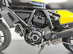 Used 2018 Ducati Scrambler Full Throttle Black and Yellow - Interior and Exterior details 9
