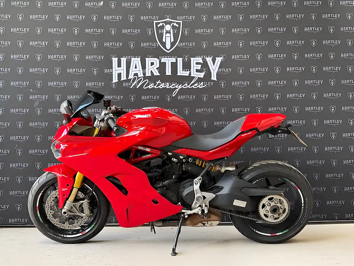 Used 2018 Ducati Supersport S Red - Interior and Exterior details 5