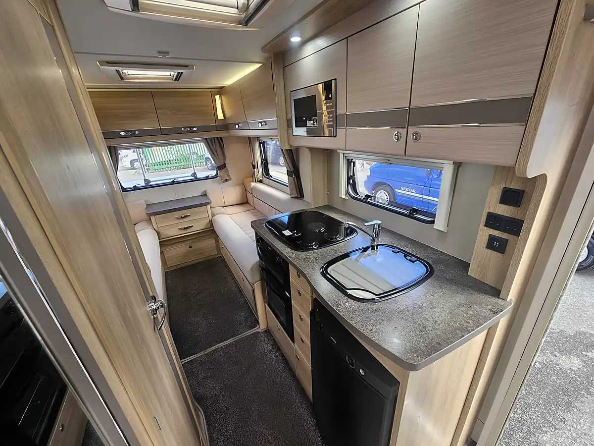 Used 2018 Elddis Platinum Edition Ii 195 Nero Metallic Black - Interior and Exterior details 11