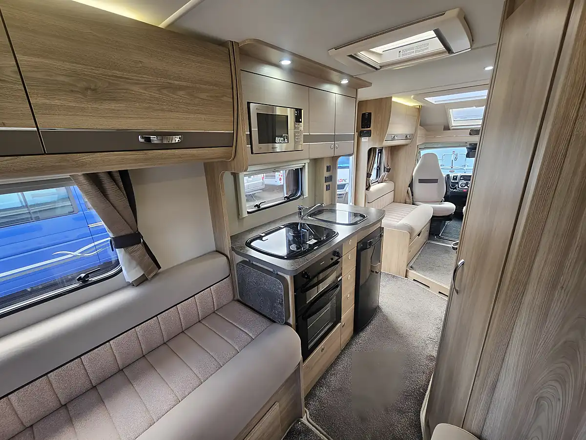 Used 2018 Elddis Platinum Edition Ii 195 Nero Metallic Black - Interior and Exterior details 12