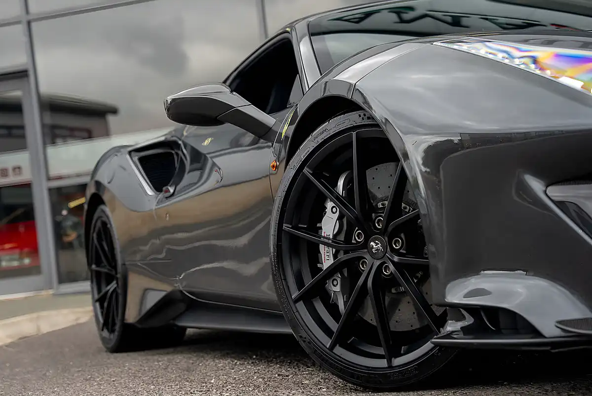 Used 2018 Ferrari 488 Pista Grigio Silverstone - Interior and Exterior details 10
