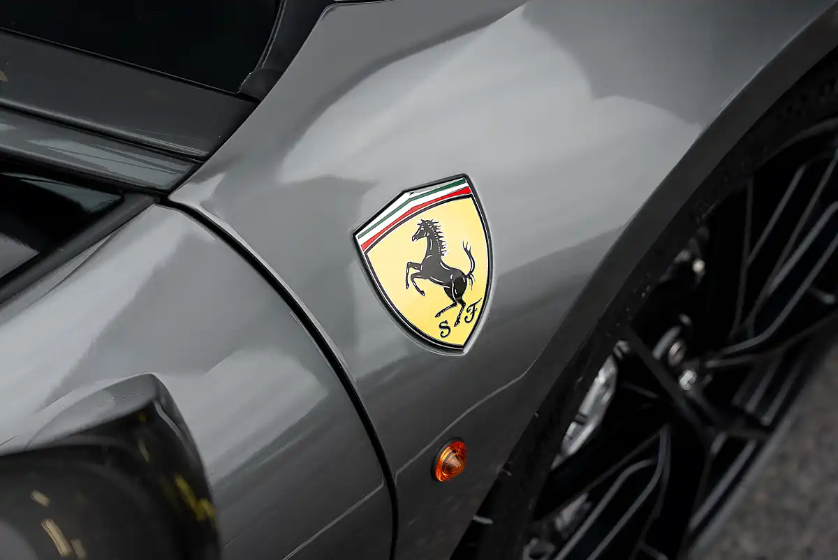 Used 2018 Ferrari 488 Pista Grigio Silverstone - Interior and Exterior details 14